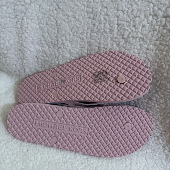 NWT Michael Kors Pink Flip Flops with Logo, Size 11 - Picture 2 of 3